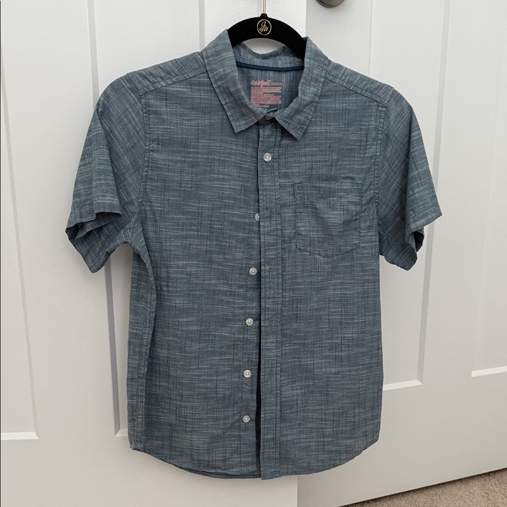 Cat & Jack boy’s Textured blue Button Down short sleeve Shirt. L (10/12)like new